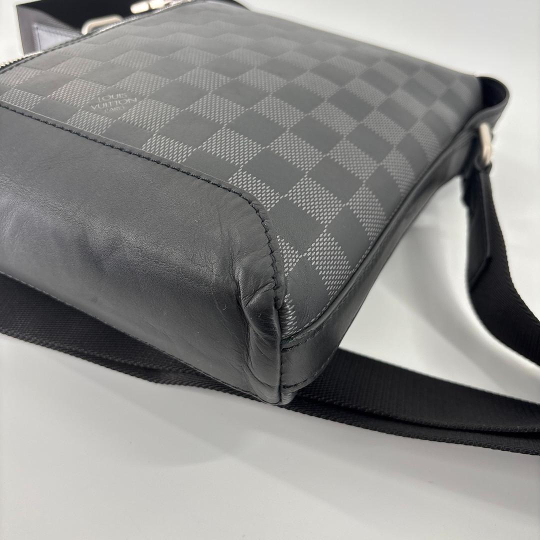 新品同様 ルイヴィトン ダミエアンフィニ ディスカバリーメッセンジャーPPM 黒