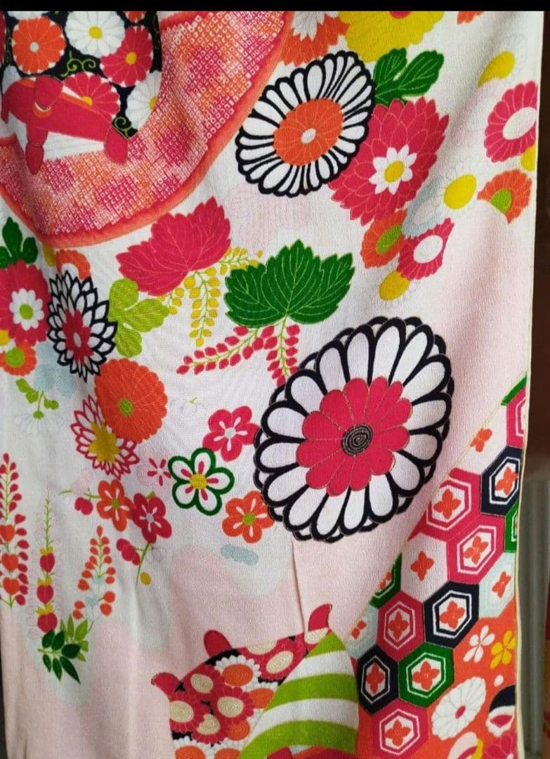 アンティーク薄ピンクの着物と3歳着物