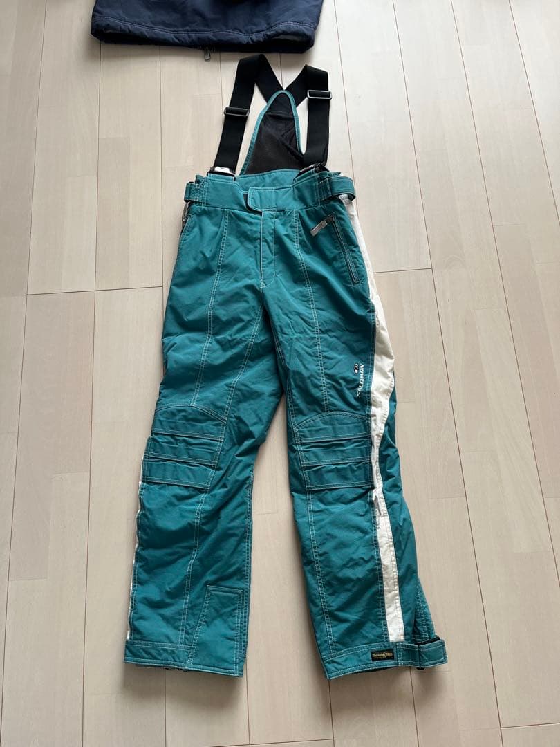 連休限定値下げ！SALOMON スキーウェア 上下　フード付き