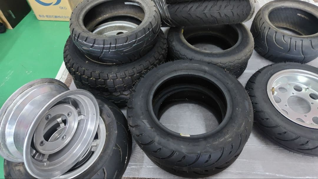 4ミニ　モンキー　ダックス　シャリー　タイヤ　ホイール　シート