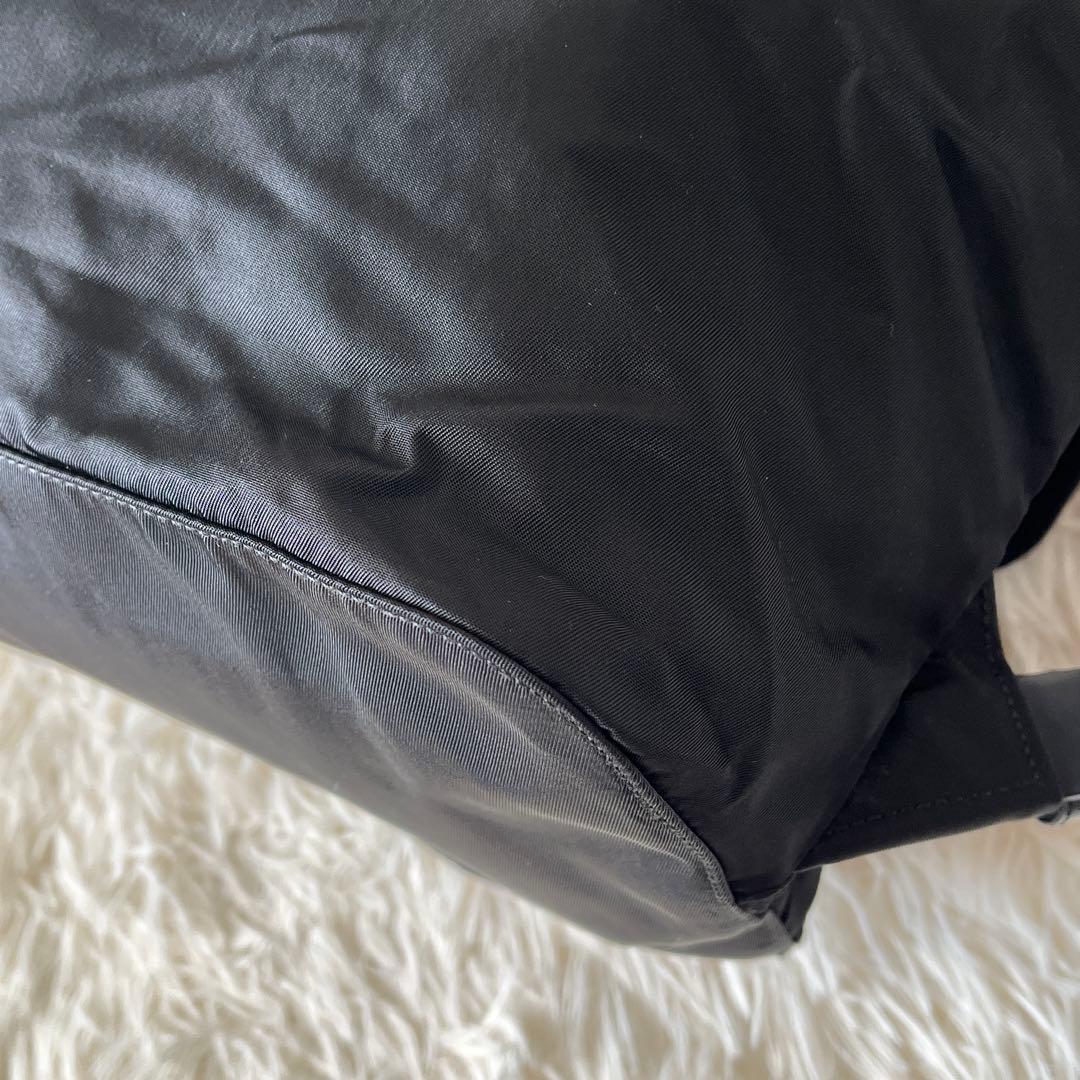 未使用級✨PRADA プラダ　リュック　ブラック　B2811 三角ロゴプレート