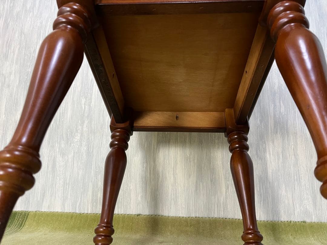 フランスベッド社製　ナイトテーブル