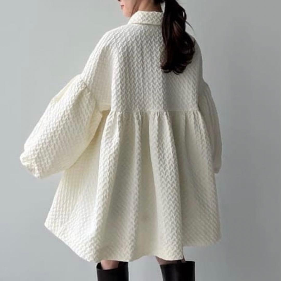 【新品未使用】ココディール　ジャカードパフスリーブコート