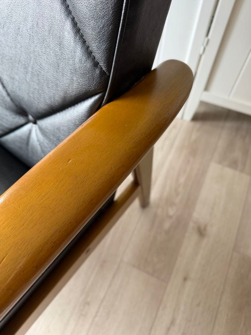 ①カリモク Kチェア 1Pソファ WS1180BW レトロ 1人掛けソファ