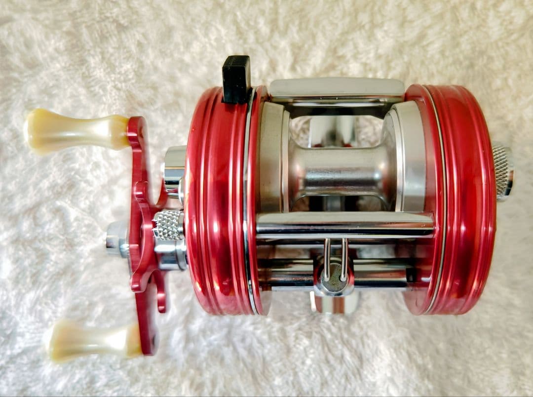 極美品 ABU アブ アンバサダー 2500C ノスタルジア レッド - メルカリ