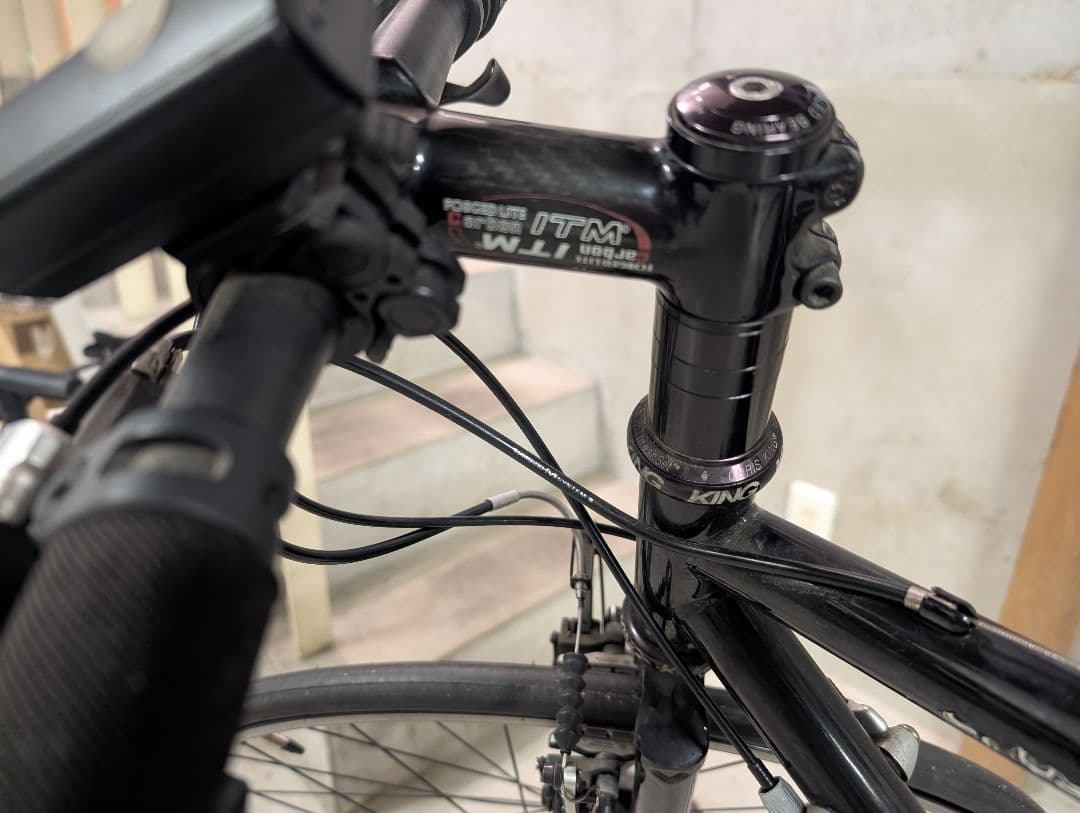 ブラック ロードバイク ディスクブレーキ 700C