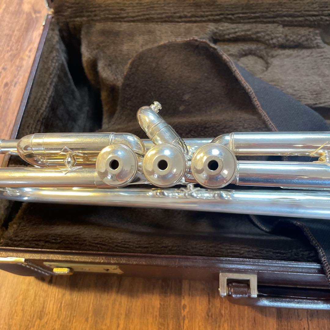 Bach トランペットTR200本体 ケースメトロノーム付き