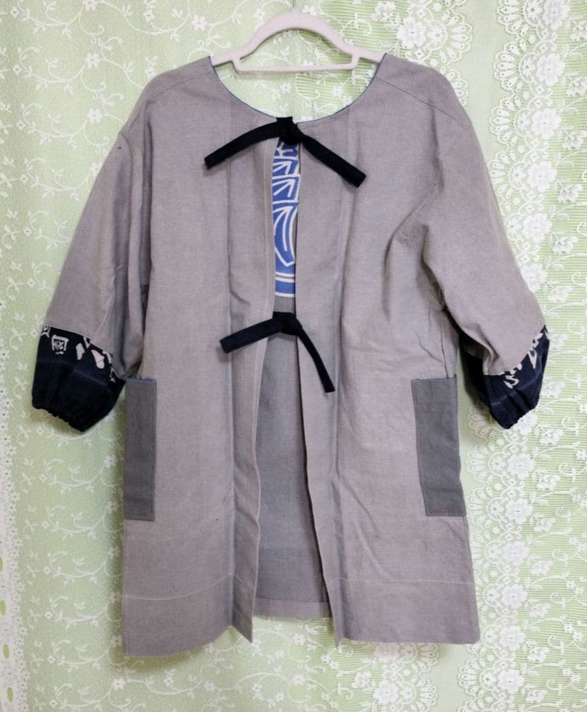 ハンドメイド　割烹着　藍染リメイク　半纏リメイク　印半纏　グレー　家紋