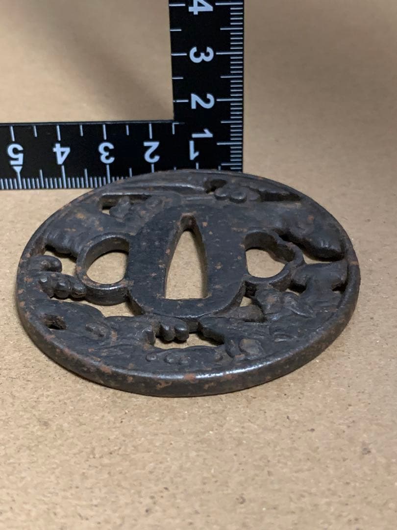 《アンティーク・希少レア》《送料無料》⭐︎ 鉄地馬乗透かし文鍔　江戸時代 ♪⭐︎