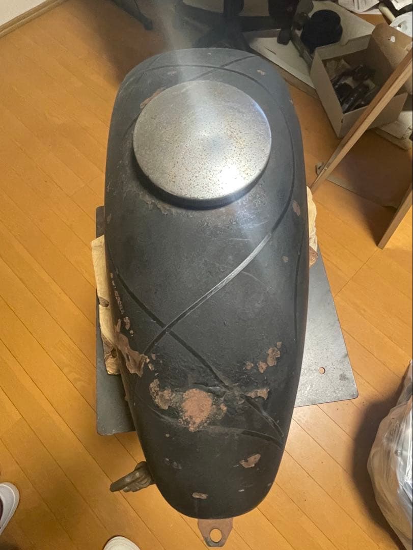 汎用.流線型　ナロータンク　ピーナッツタンク　リブ　付き