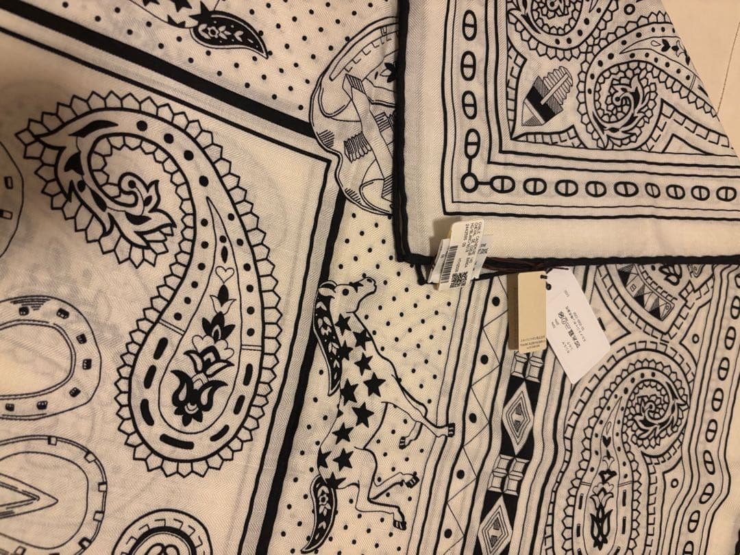 明日まで価格　エルメス　カシミヤシルク 140 シュヴァル・ドゥクール　白黒