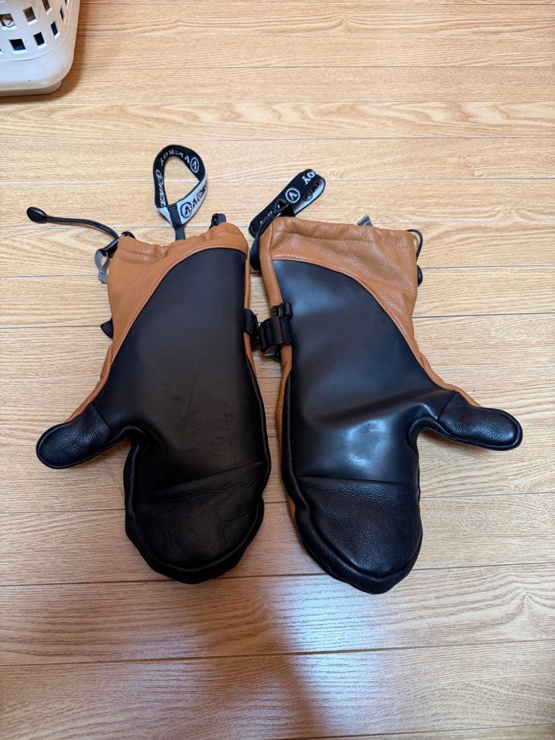 vicroy グローブ　カーキ