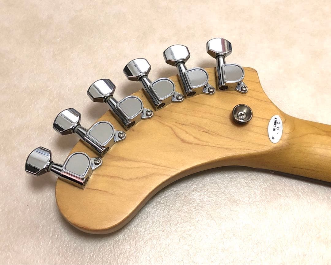 超美品】ZO-3 グリーン アンプ内蔵ギター ディストーションSW付 ケース付