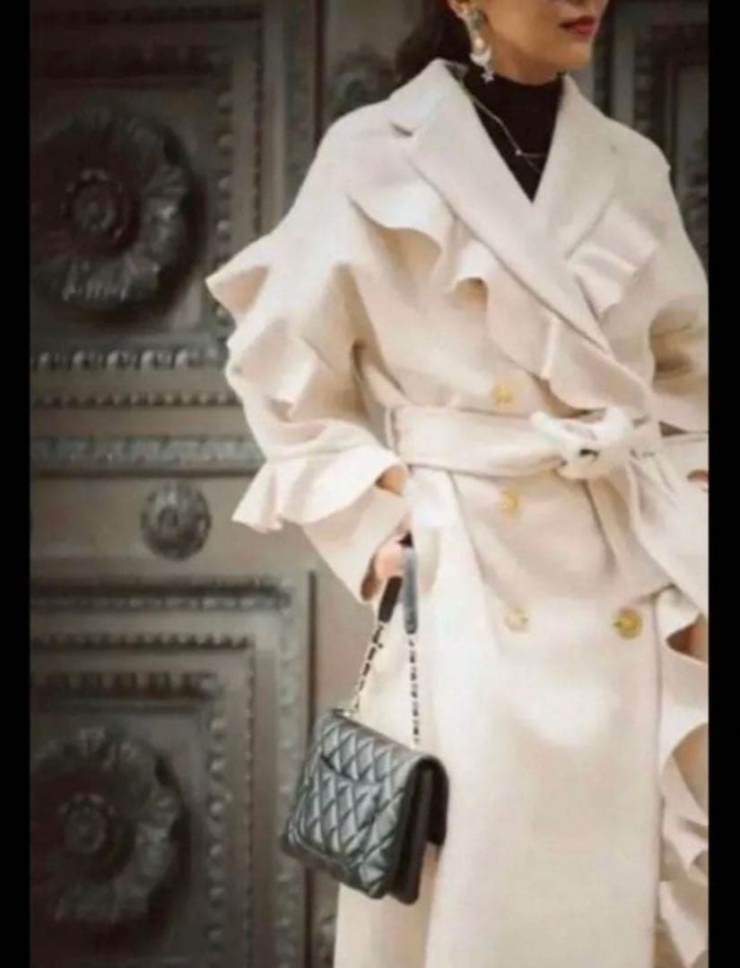 【着用短時間3.4回】エステラケー　フリルベルテッドコート　ホワイト