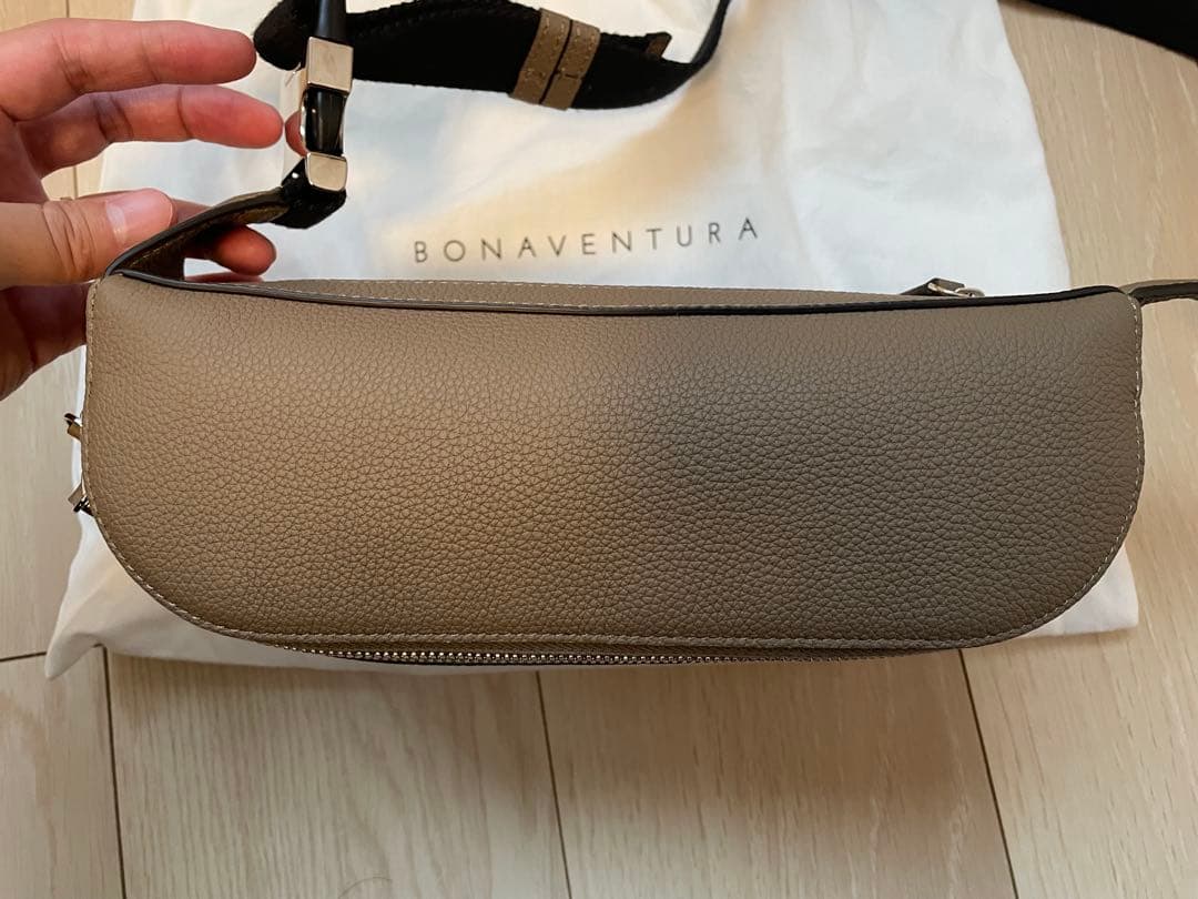 みつうぉ様専用】BONAVENTURA ボディバッグ エトーヴ