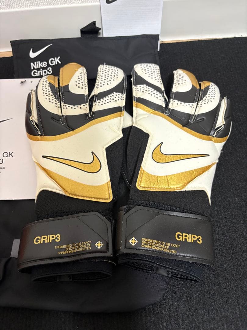 ナイキ 220ジュニアレジェンド10 アカデミーGRIP 3 キーパーグローブ