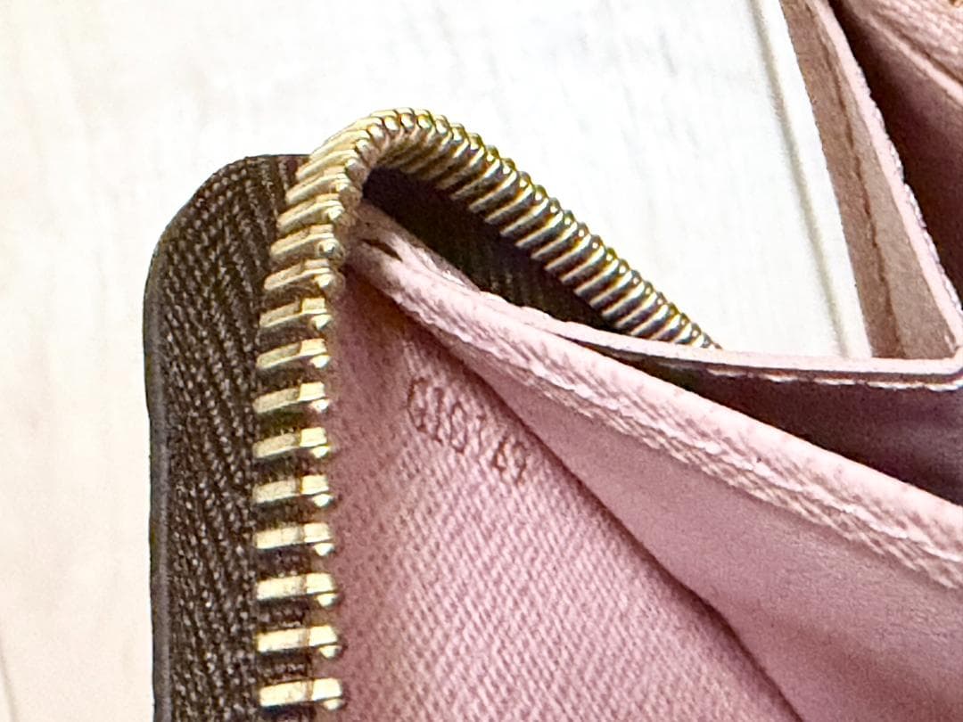 【超美品】ルイヴィトン ダミエ ジッピーウォレット ローズバレリーヌ年始値下げ