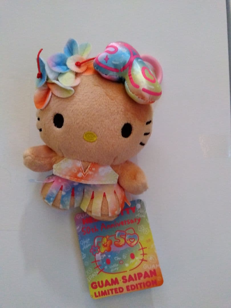 ハローキティ グアムサイパン限定 50周年記念キーホルダー 日焼け