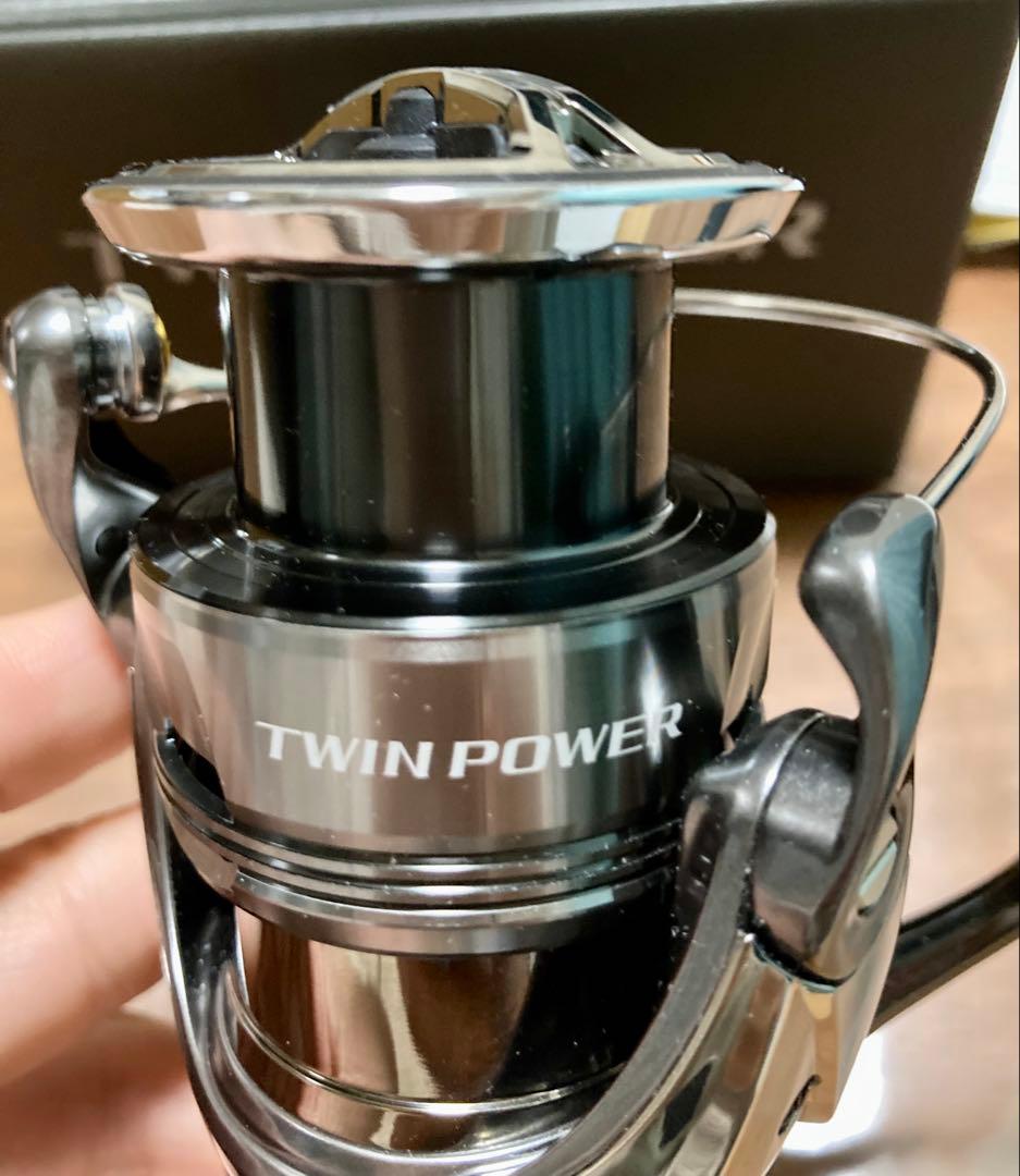 超美品 24 ツインパワー C3000 シマノ SHIMANO