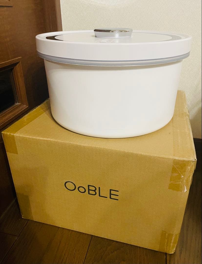 OoBLE ミニ真空保存容器　ホワイト