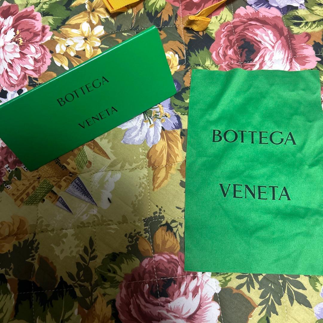 (*)様 Bottega Veneta BV1126S 006 サングラス