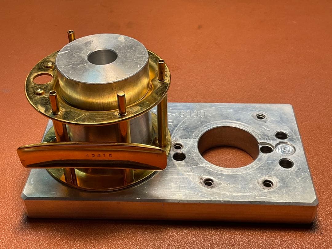 ABU アンバサダー 5000C デラックス メンテ済 フレーム修正済 - メルカリ