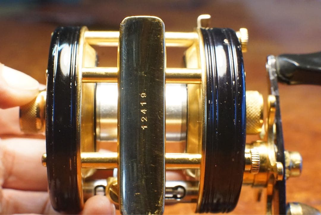 ABU アンバサダー 5000C デラックス メンテ済 フレーム修正済 - メルカリ