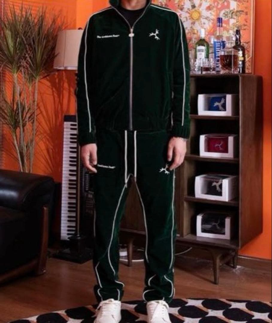 そら様専用groovy セットアップ ベロア ブラック - メルカリ