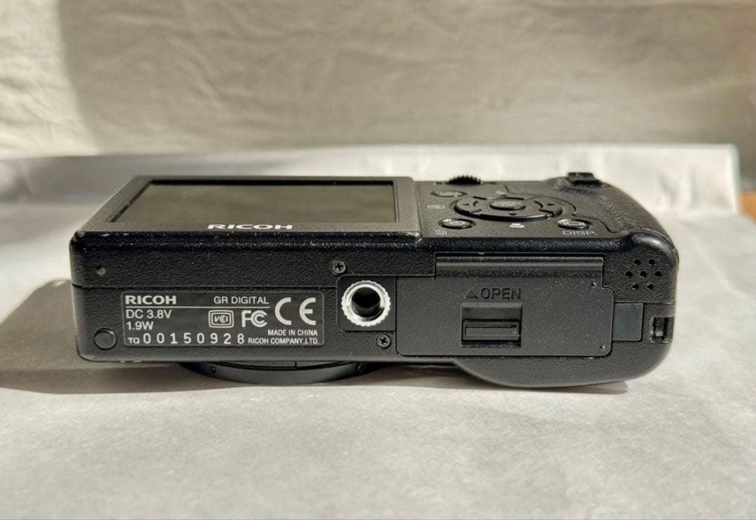RICOH GR DIGITAL 初代　本体・バッテリー・充電器セット