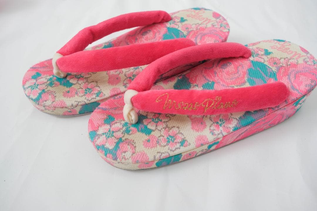 7歳女の子　メゾピアノ　 花柄着物