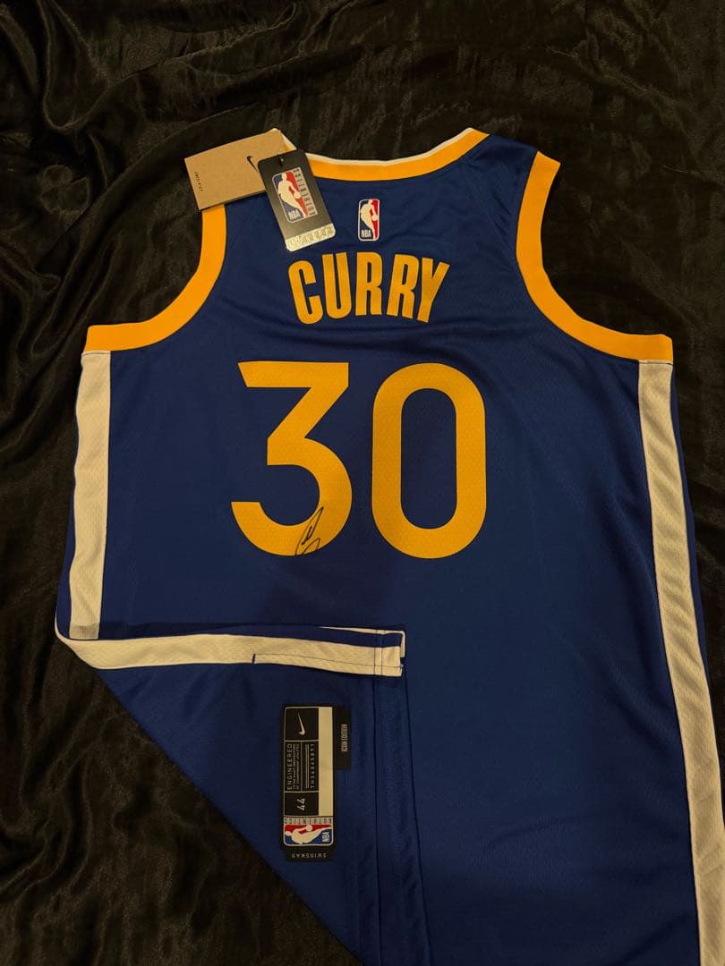 ステフィン・カリー 直筆サイン入り ユニフォーム ウォリアーズ #30