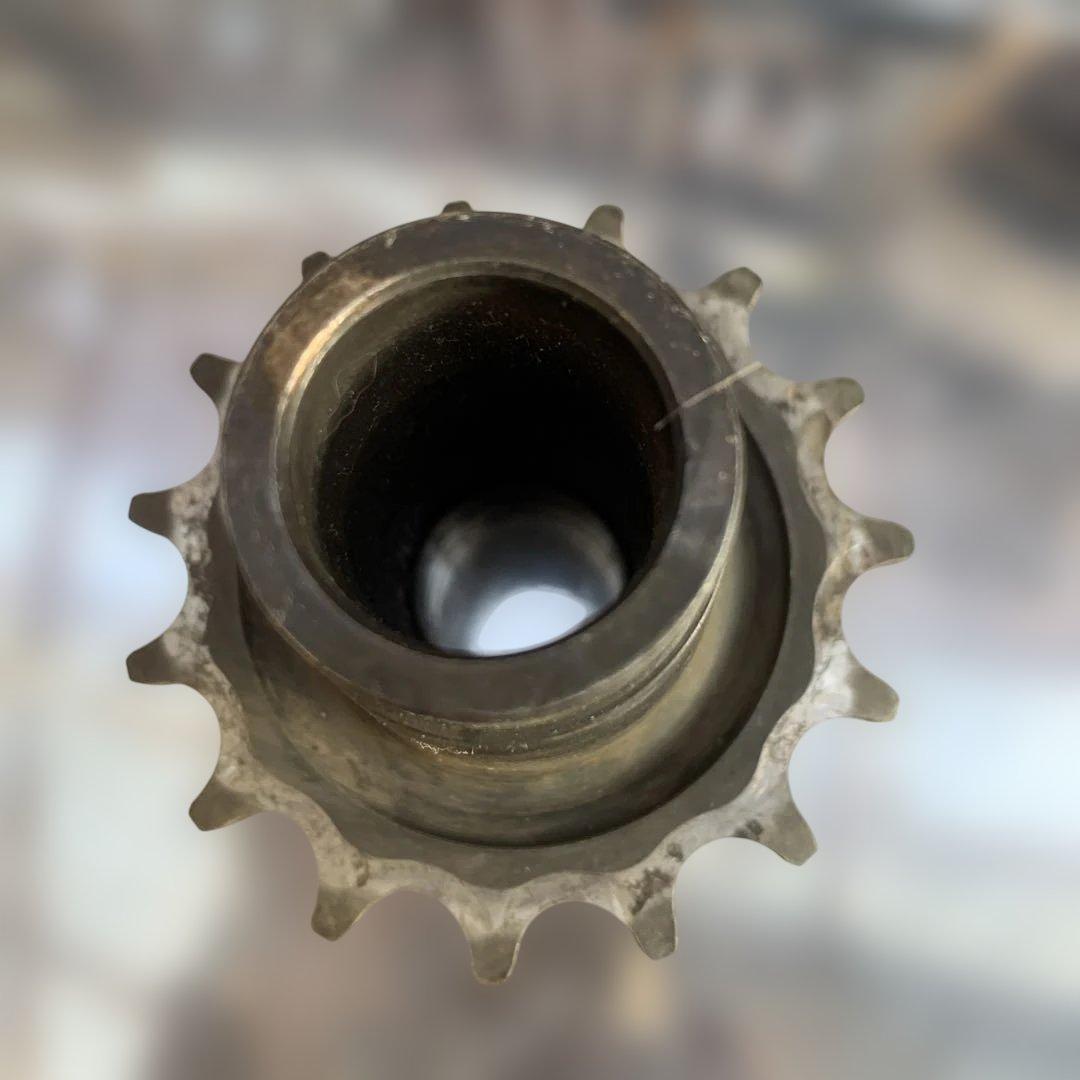 純正モトラフロントスプロケットカウンターシャフト15T