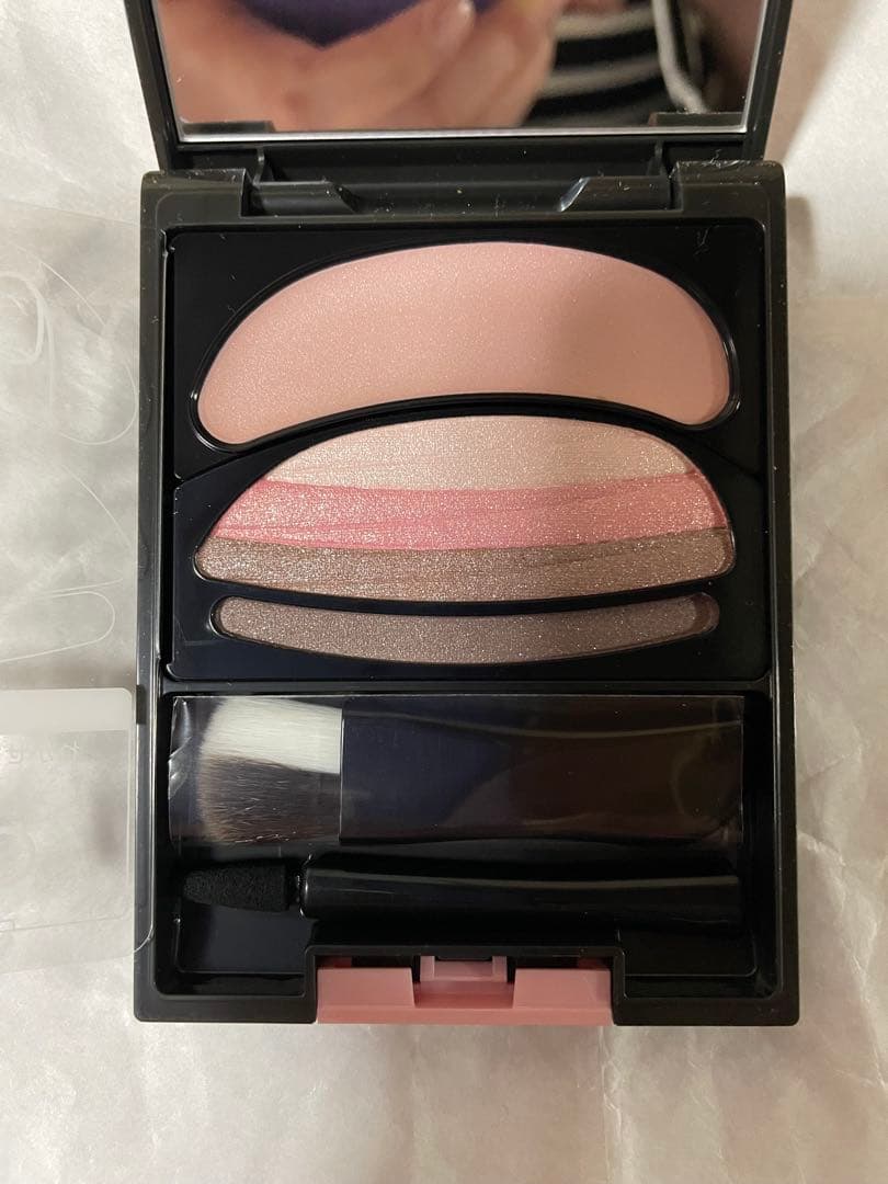 オーブクチュールブラシひと塗りシャドウ ５６２ピンク系