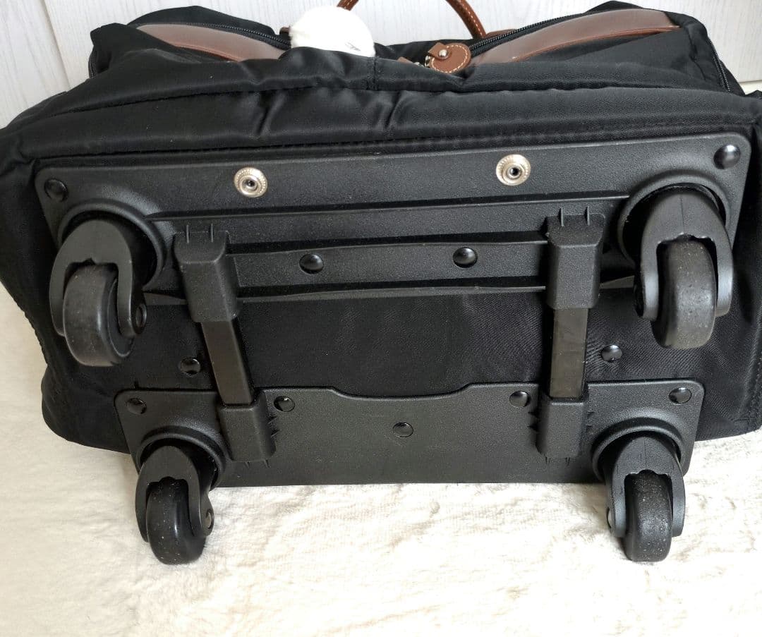 【新品】カナナプロジェクト　ナイロン　黒　バッグ　キャリーバッグ