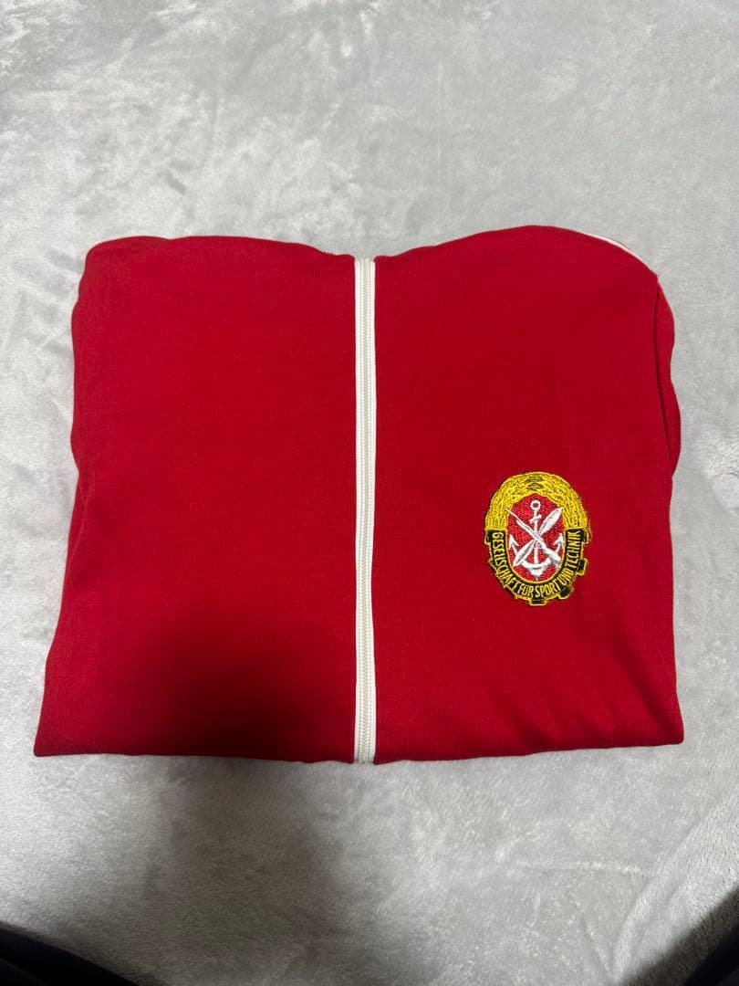 赤色ハイネックフルジップジャージ