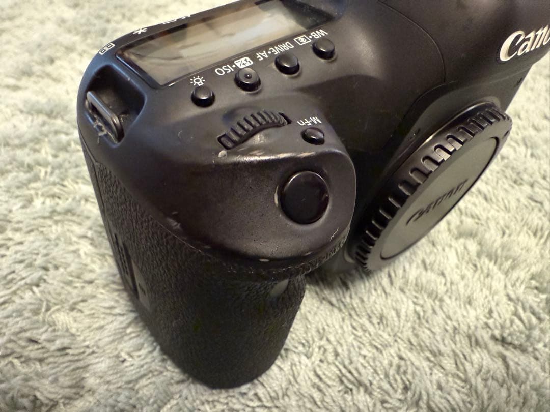 な*吉様 Canon EOS 5D Mark IV 中古品