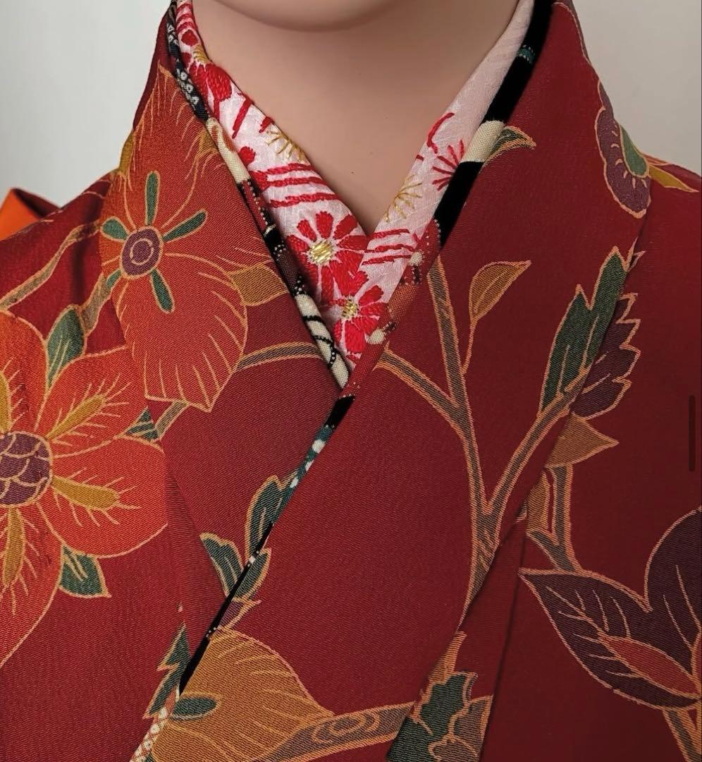 七歳の女の子のお支度　臙脂色　紅型風模様渋め　正絹振袖　七五三