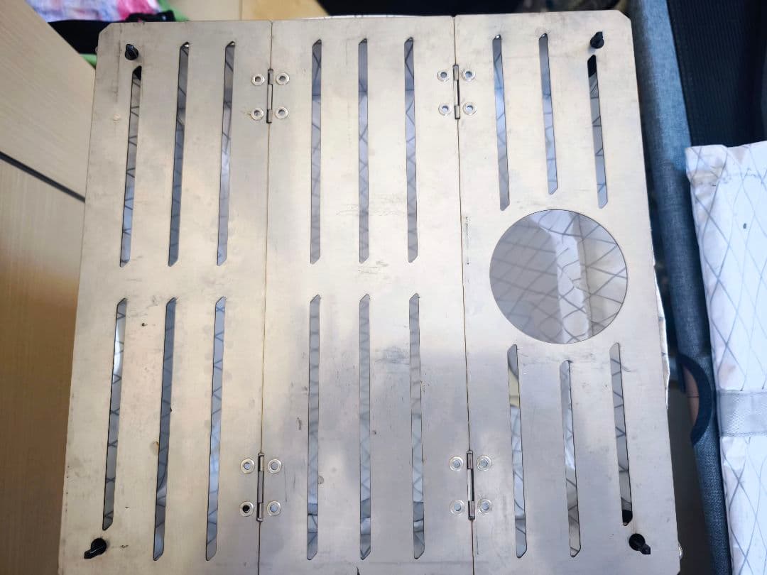 WINDY AND RAINY コラボダストテーブル