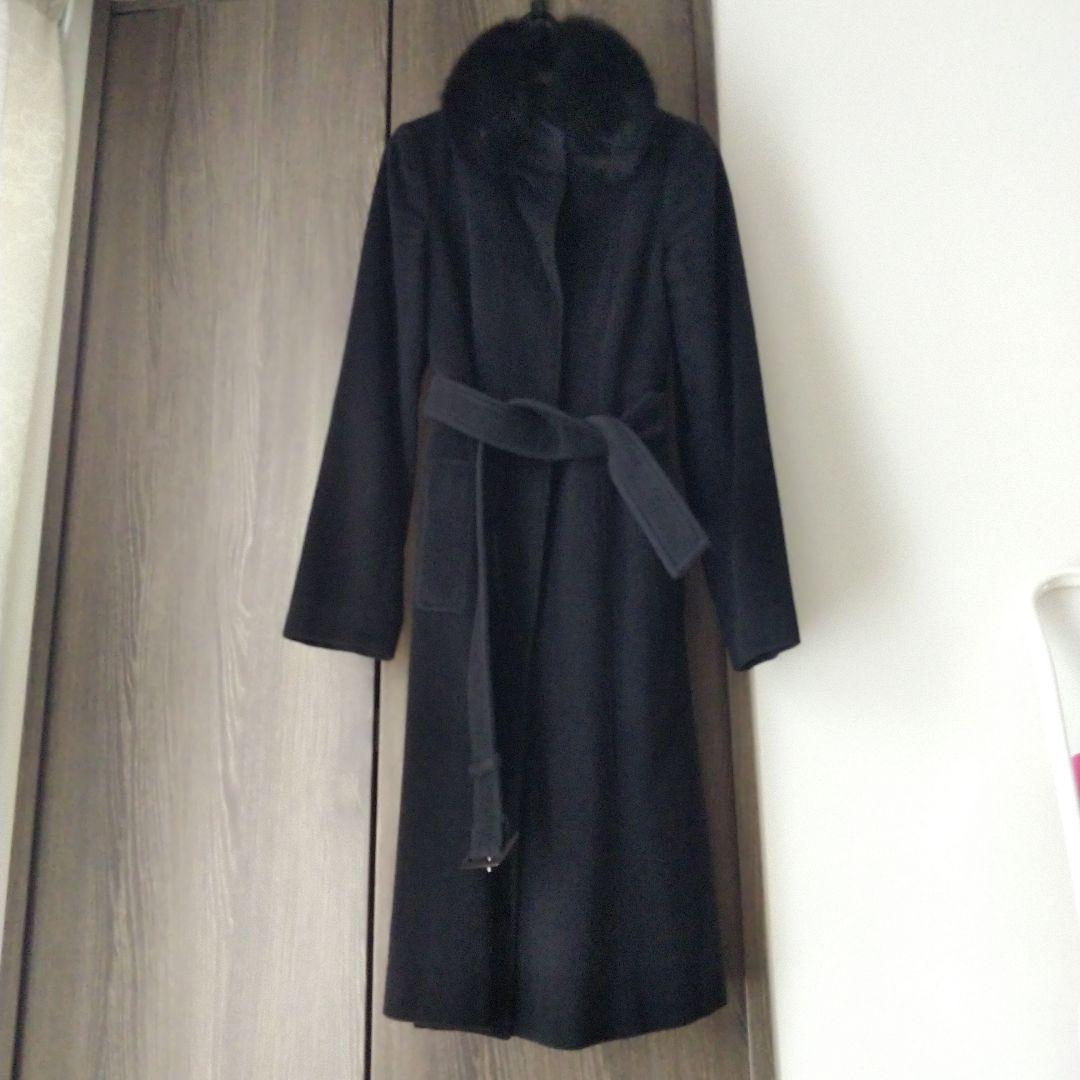 エポカ☆サンプル品　スリム黒のファー付ロングコート40 S〜Ｍ