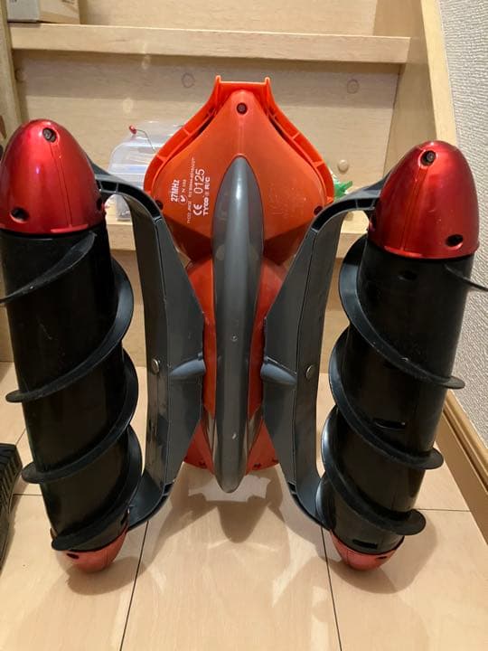 Hot Wheels 水陸両用￼ どんな地形でも走る￼ラジコン￼ ツイスター赤