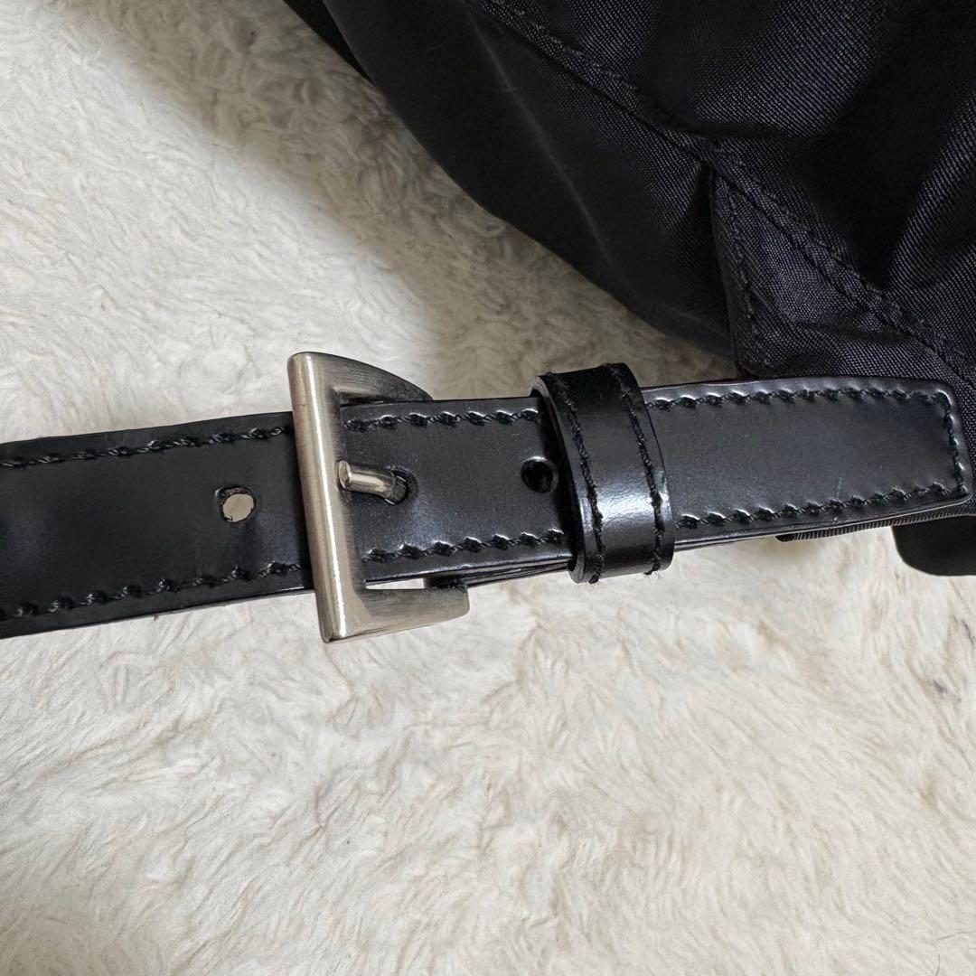 美品　プラダ リュック　バックパック　三角　ナイロン　レザー　黒　白タグ