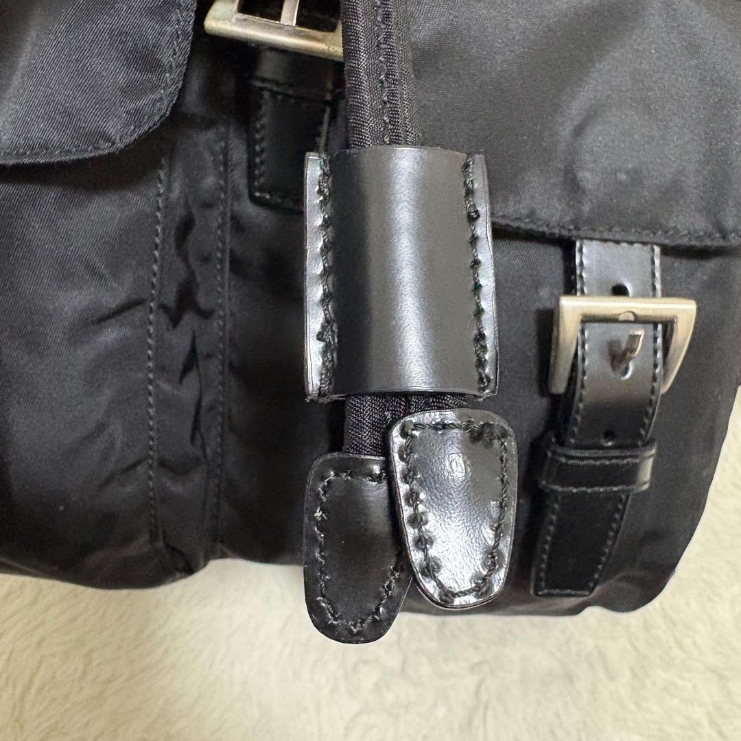 美品　プラダ リュック　バックパック　三角　ナイロン　レザー　黒　白タグ