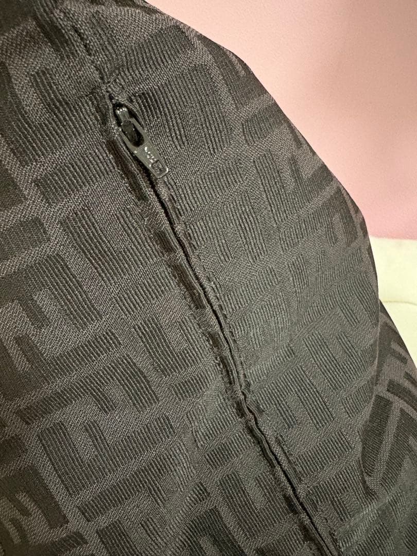 FENDI フェンディ クッション 黒×黒 カバー ブラック 値下げ