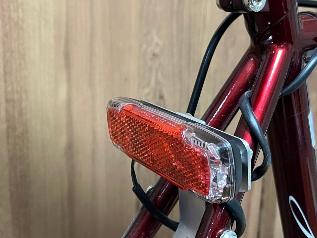 700cクロスバイク 3×9速 オートライト