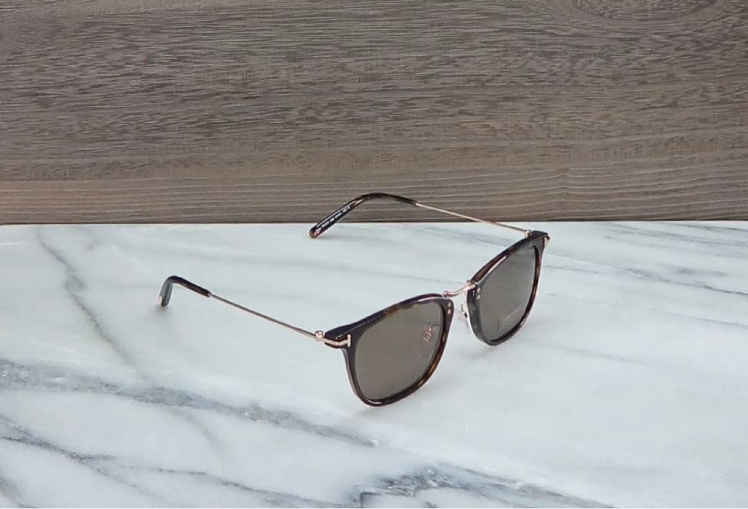 朝倉未来 着用TOMFORD トムフォード オファー サングラスTF672 52E