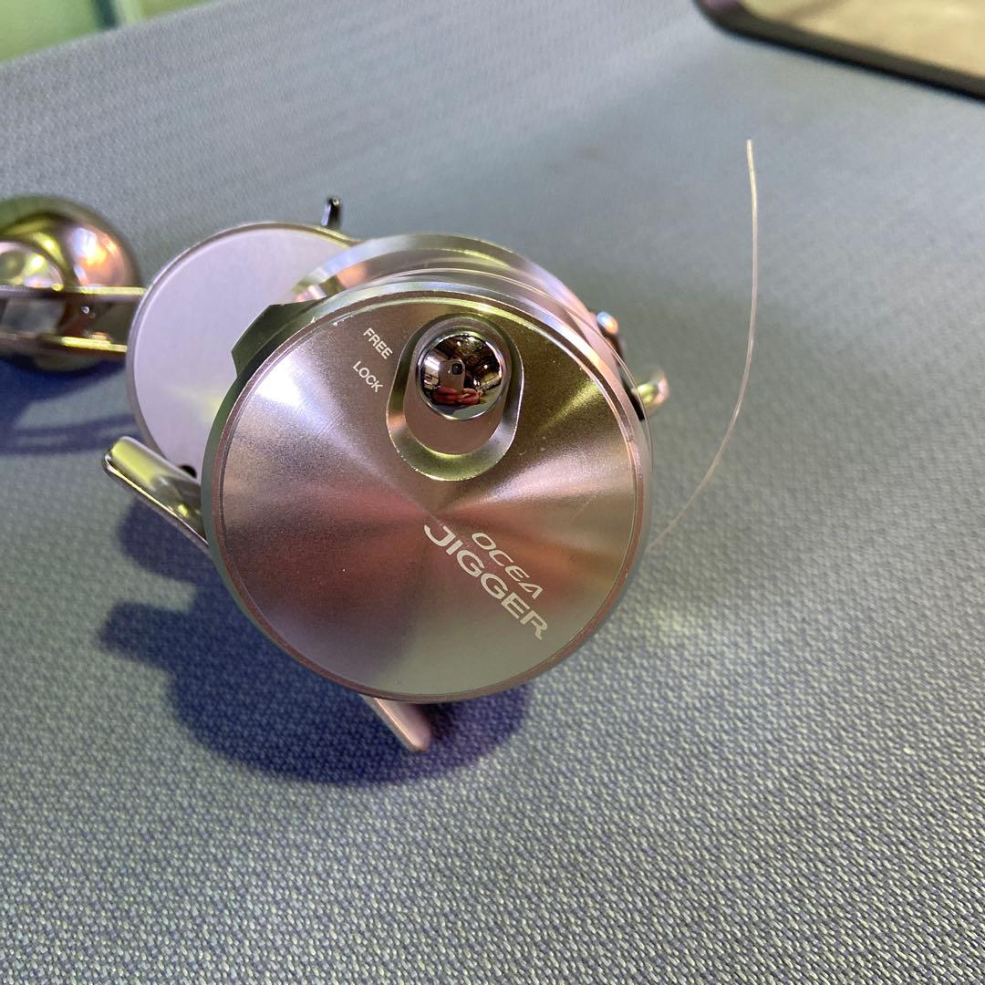 オシア ジガー ベイトリール マルチカラーライン付き