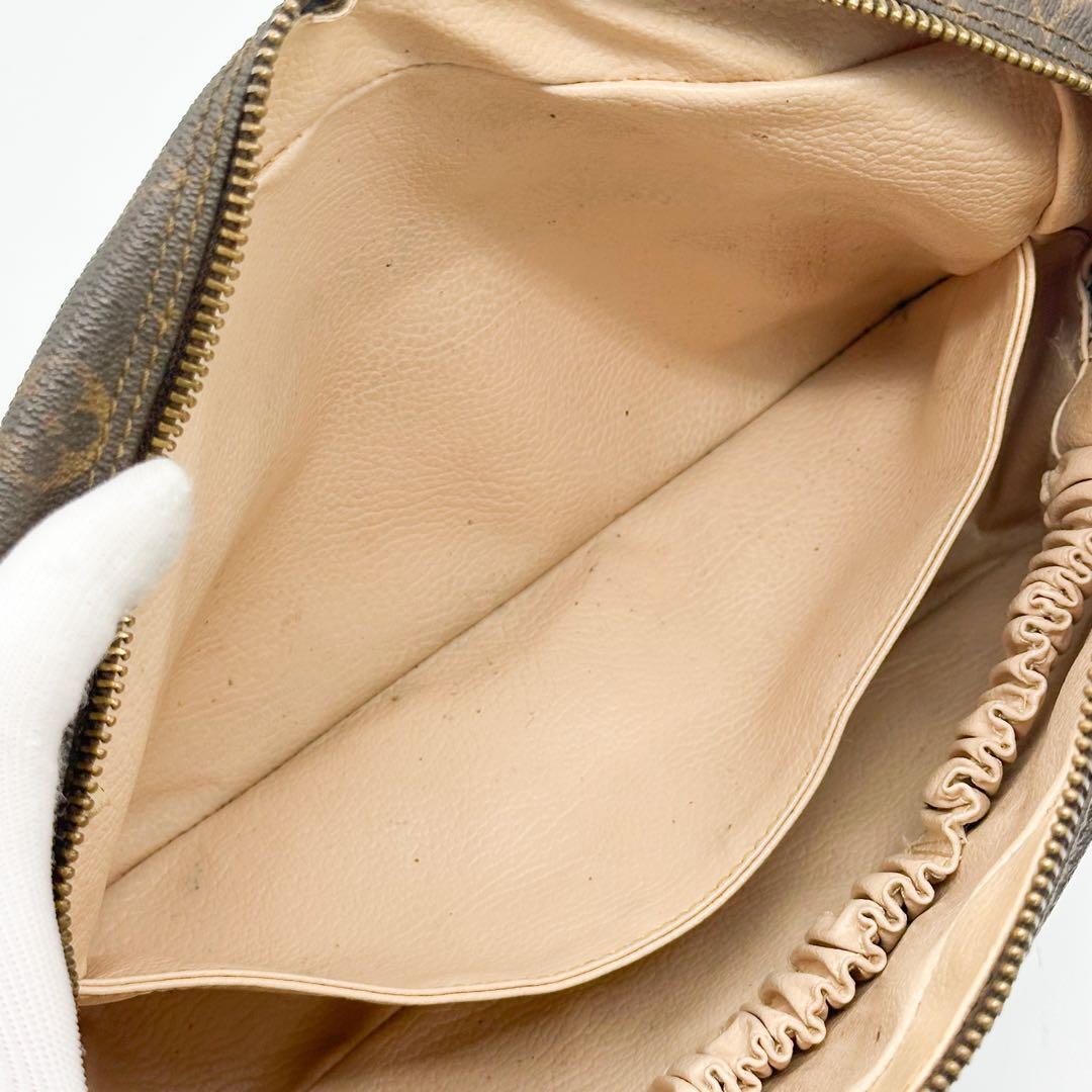 ルイヴィトン トゥルース トワレット 28 モノグラム クラッチバッグ ポーチ