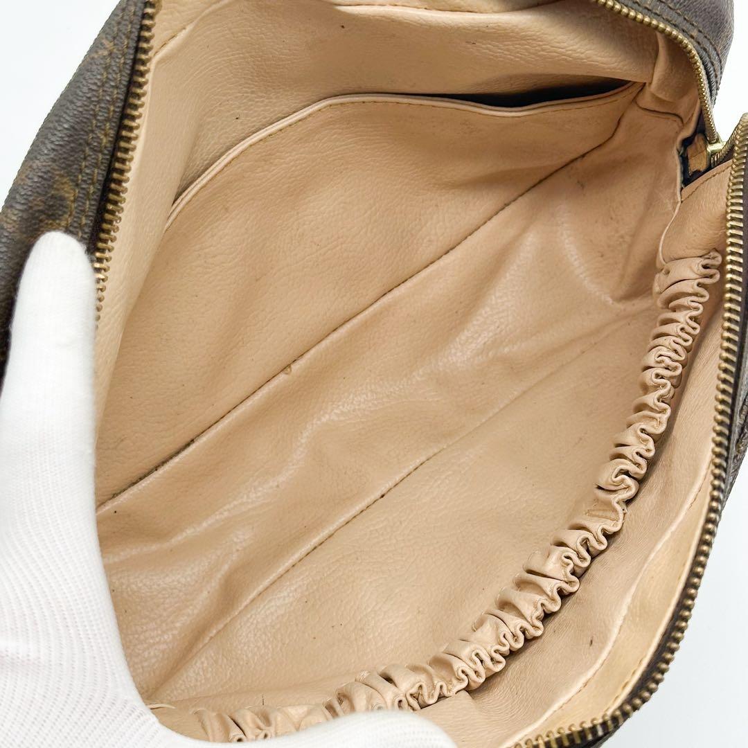 ルイヴィトン トゥルース トワレット 28 モノグラム クラッチバッグ ポーチ