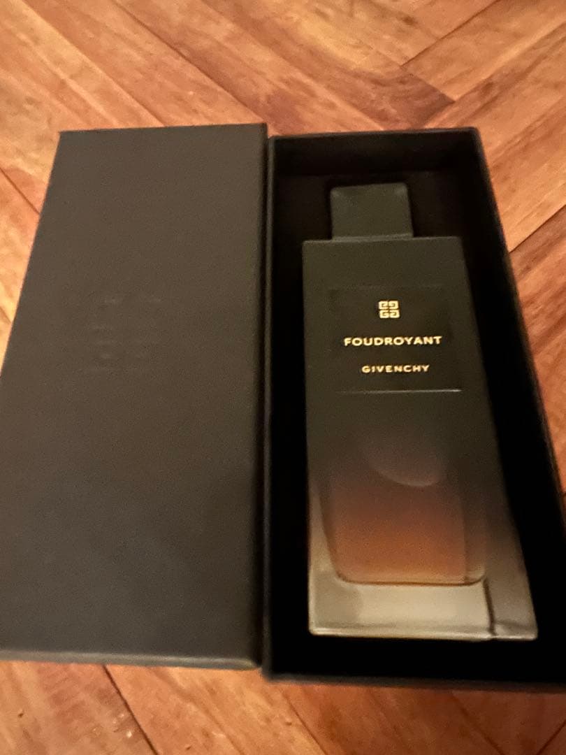 ドジバンシイ　インテンス　フドロワイヤン オーデパルファム　200ml