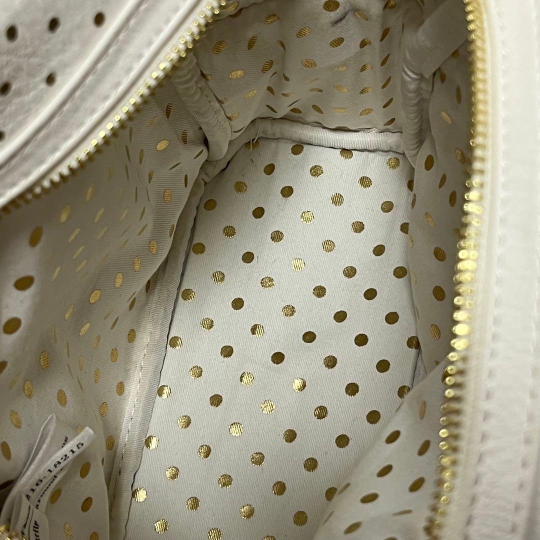 海外限定 Loungefly イッツアスモールワールド　ラウンジフライ　リュック